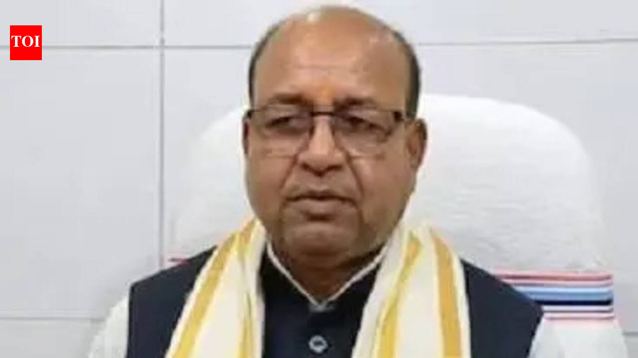 Minister accuses liquor mafia of attacking him in Madhubani dist