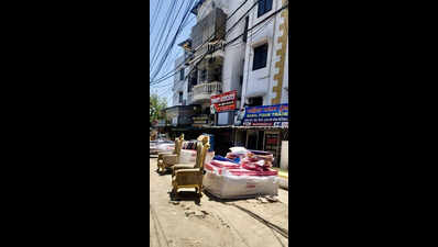 Encroached roads, illegal parking are choking traffic in  key Ghaziabad areas