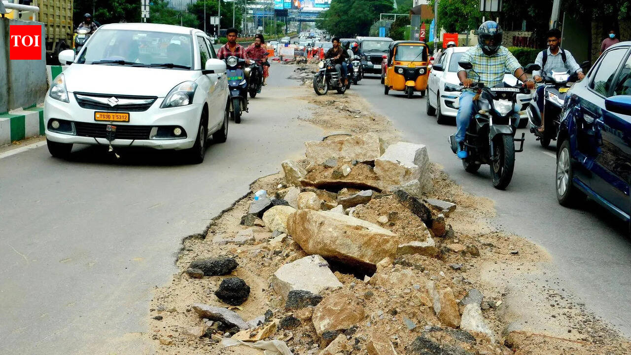 Unfinished road work triggers traffic chaos in IT corridor