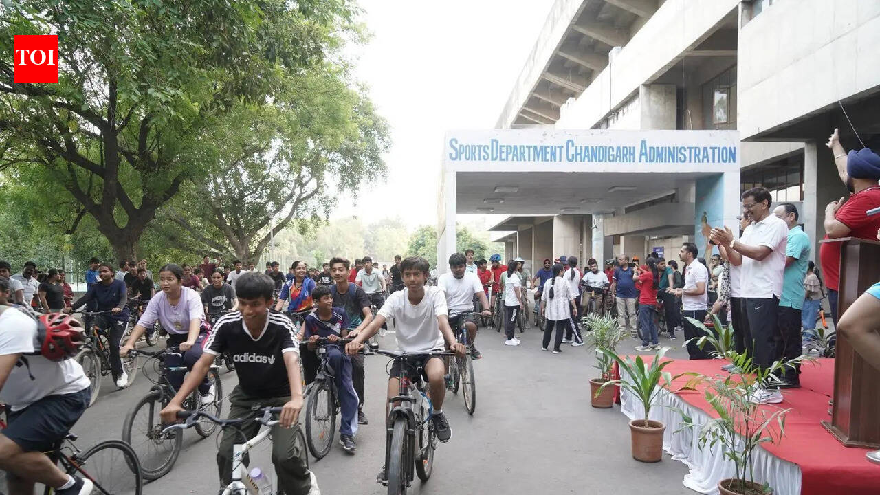 700 join ‘Fit India Sundays on Cycle’ drive in Chandigarh