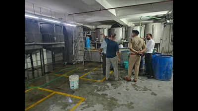 Four die cleaning septic tank at Surat jewellery processing unit