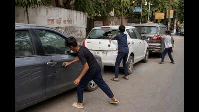 Vandals damage five vehicles in Lohegaon