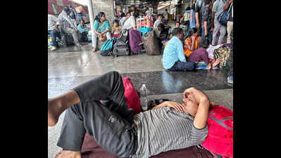 GRP shifts 60 beggars from Pune railway station to rehabilitation home to improve passenger safety