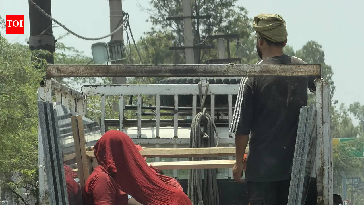 Industrial city Ludhiana facing above-42°C temperature, residents desert streets.