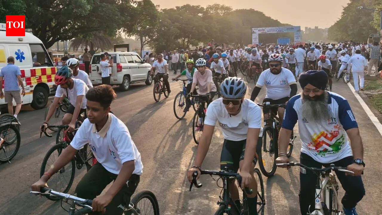Over 500 pedal for fitness, environment at agriculture university in Ludhiana.