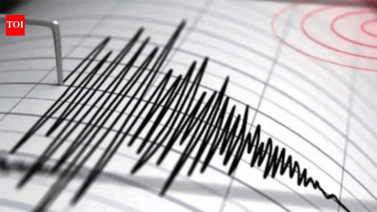 Major 7.8 earthquake hits off Mindanao coast in Philippines; tsunami alert issued