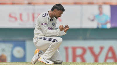  Manav Suthar shines with 3 wickets on Test debut; India establish a commanding lead