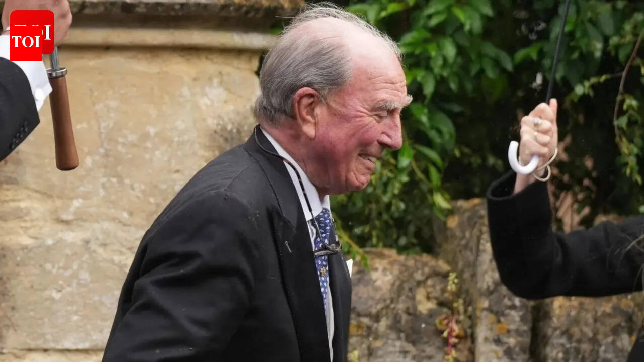 Meet Captain Mark Phillips: First Olympic gold medalist among the royals, reunited with Princess Anne at Peter Phillips’ wedding
