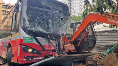 4 injured after BEST bus loses control in Mumbai; traffic snarls reported