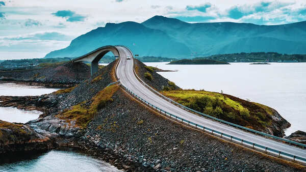 5 of the most unique road systems from around the world every traveller should experience at least once