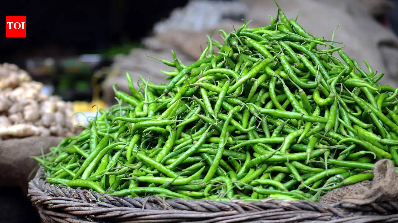 This simple hack keeps green chillies fresh for months