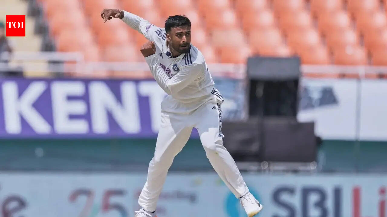 Chosen one Manav Suthar gives India hope with dip, revs and perfect 'tappa'