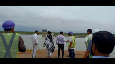 Majuli DC reviews Jorhat-Majuli bridge work, directs expedited construction