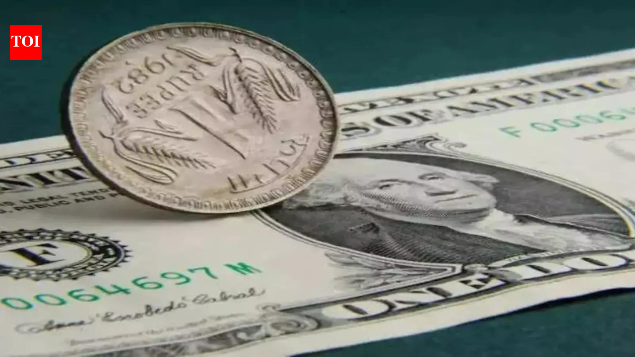 Rupee reverses RBI-driven gains, falls 43 paise to 95.61 against US dollar
