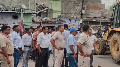 6 houses linked to drug traffickers demolished