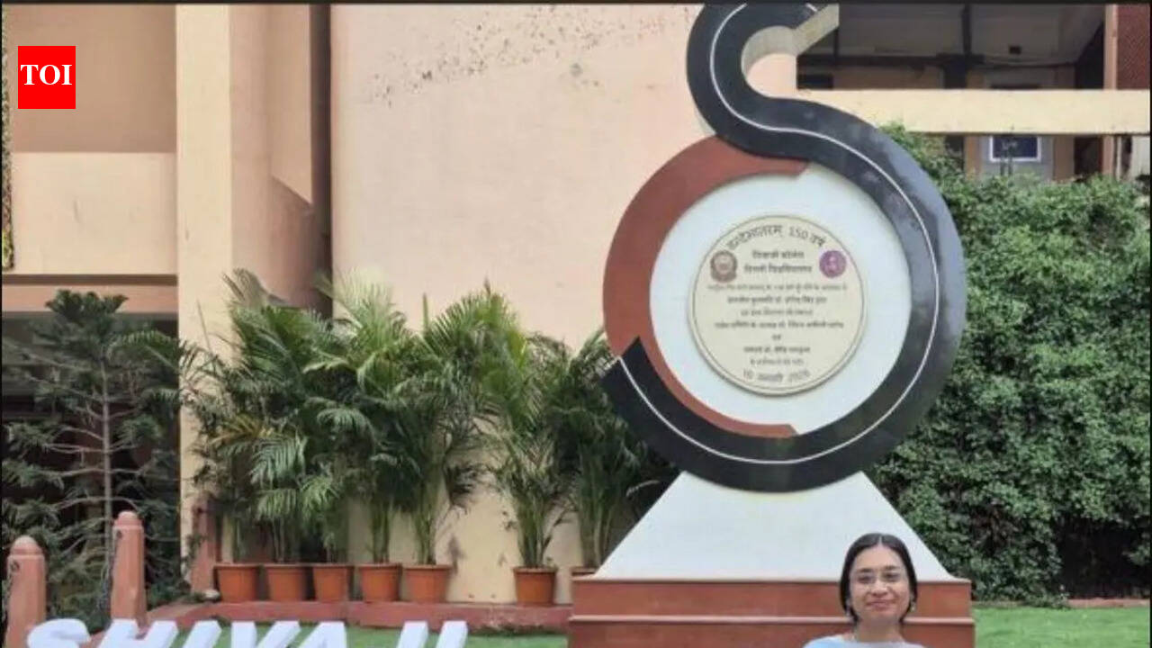 Recces, flat visits, WhatsApp calls: Cops try to trace DU professor’s murder plan