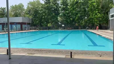 Anti-social elements break into Saraspur pool, create ruckus
