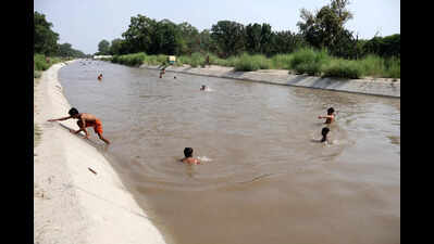 Deadly current, slippery slope: Nets, chains fail to stop canal drownings