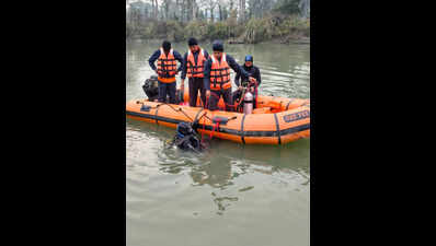 Deadly current, slippery slope: Nets, chains fail to stop canal drownings