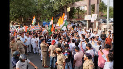 Congress protests delay in Gurgaon Civil Hospital, warns of indefinite hunger strike