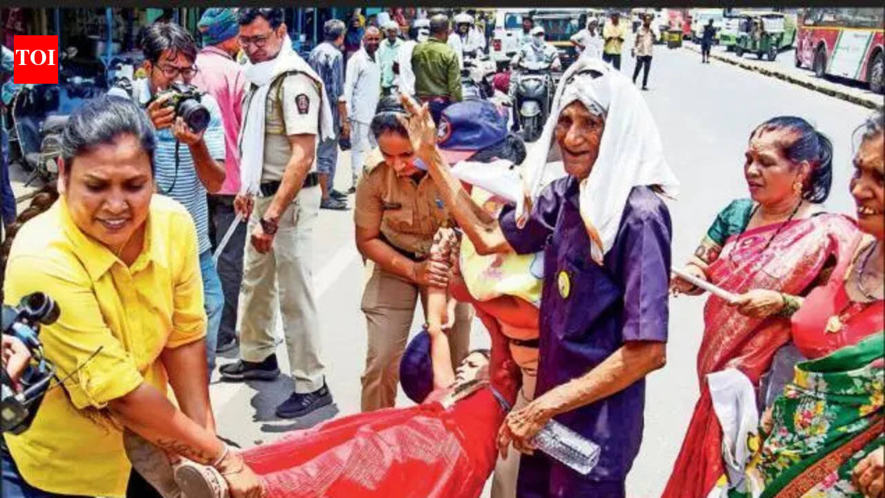 Vidarbha state activists protest rising inflation