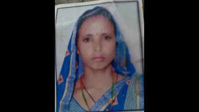 Drunk manhacks wife to death with axein Baran dist