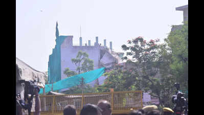 With mobile internet suspended, JDA razes five religious structures