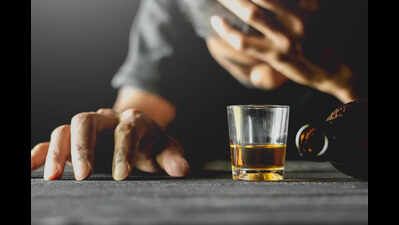 Man found dead in Ludhiana village; cops blame drink, family alleges murder.