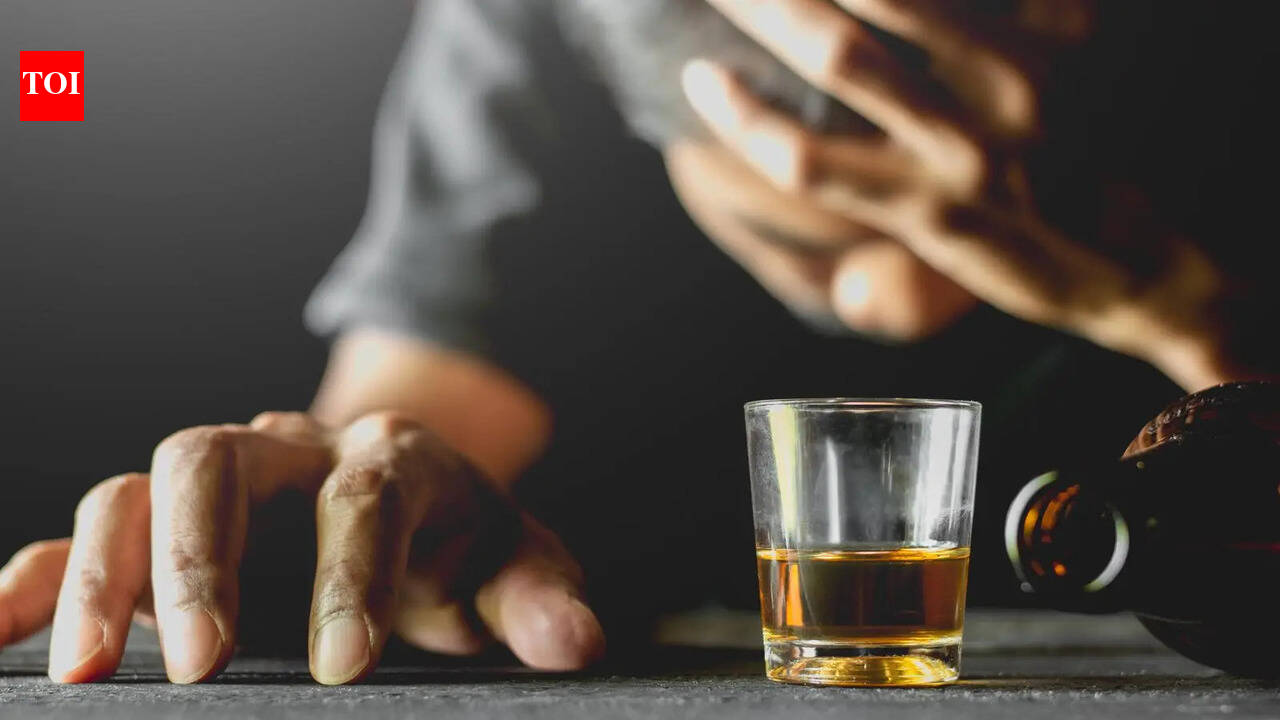 Man found dead in Ludhiana village; cops blame drink, family alleges murder.