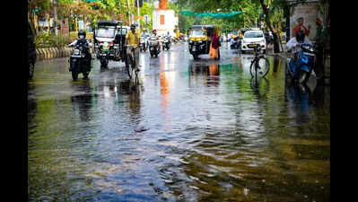 Isolated showers bring relief, CMO urges farmers not to rush with sowing