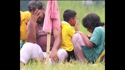 BGB pushes back Bangladeshi family of 10, BSF gives shelter