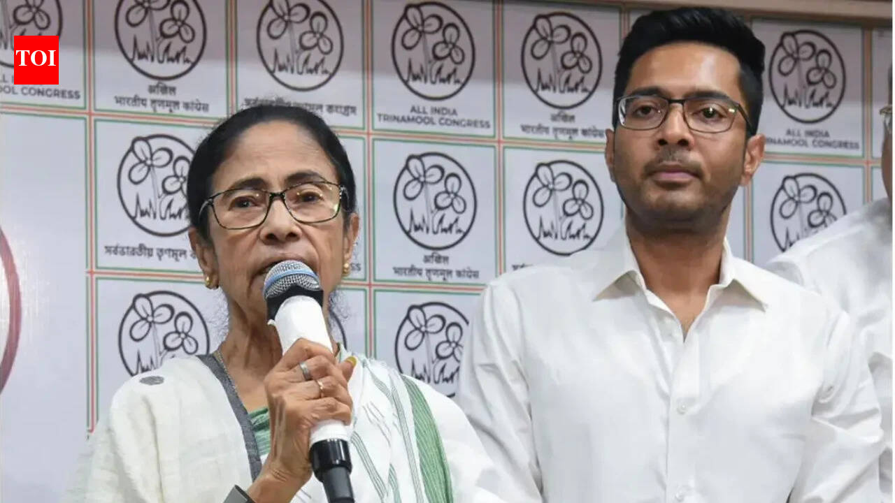 Mamata & Abhishek Banerjee in Delhi, TMC mutiny spreads to Parliament
