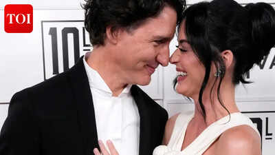 Katy Perry and Justin Trudeau make their red carpet debut at 'Katy Perry: The Lifetimes Tour - Live from Paris' premiere at Tribeca Festival - WATCH