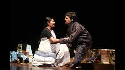 Theatre Review: Silvatein: The Wrinkles In Time - A couple’s search for answers through fractured memories