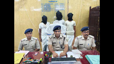 3 Bihar men held for duping woman of gold jewellery in Hazaribag