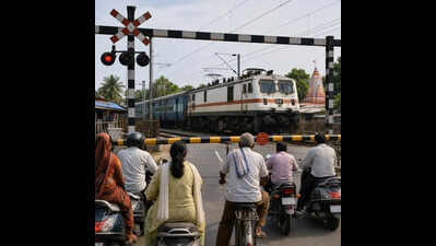 SWR observes Level Crossing Awareness Day