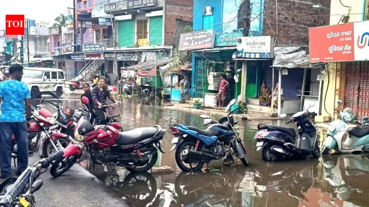 Silk city protest over waterlogging issue