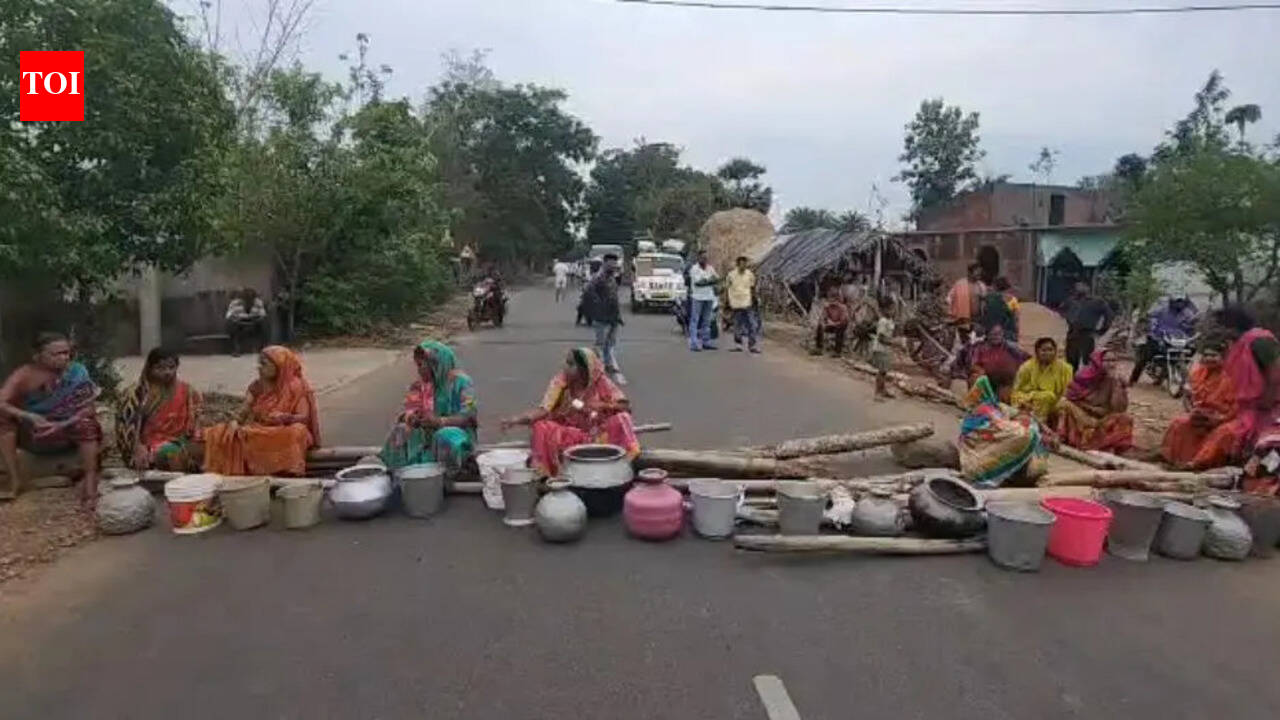 Angul villagers block NH over potable water plaints