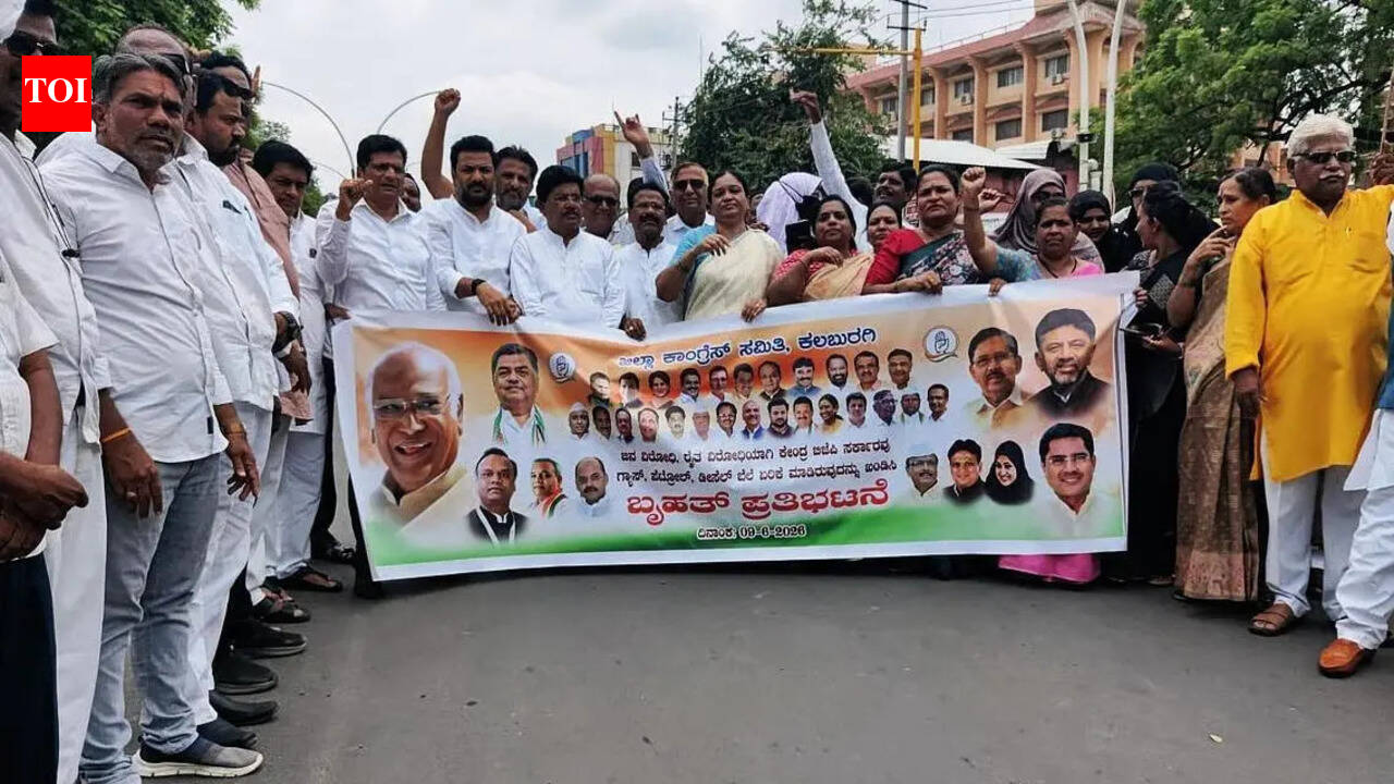 Kalaburagi Congress protests fuel price hike by Centre