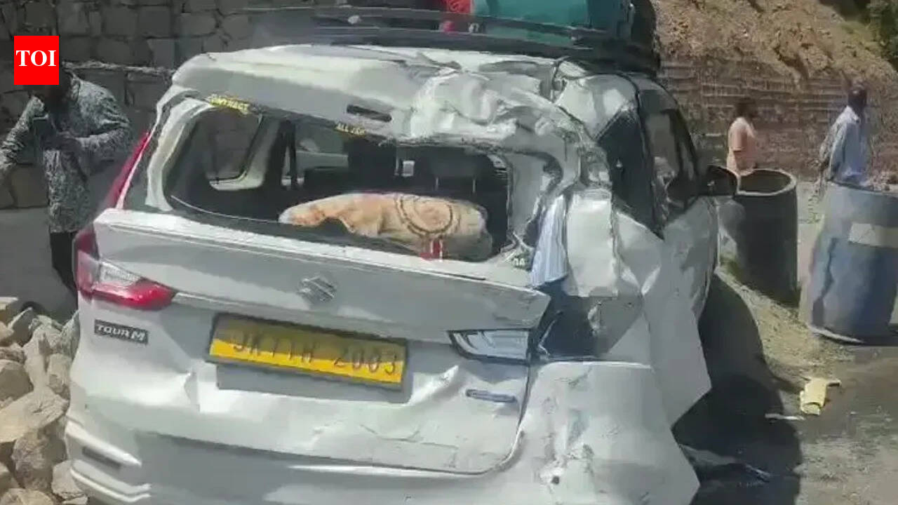 4 hurt as BSF convoy bus hits 2 vehicles after brake failure in Ramban