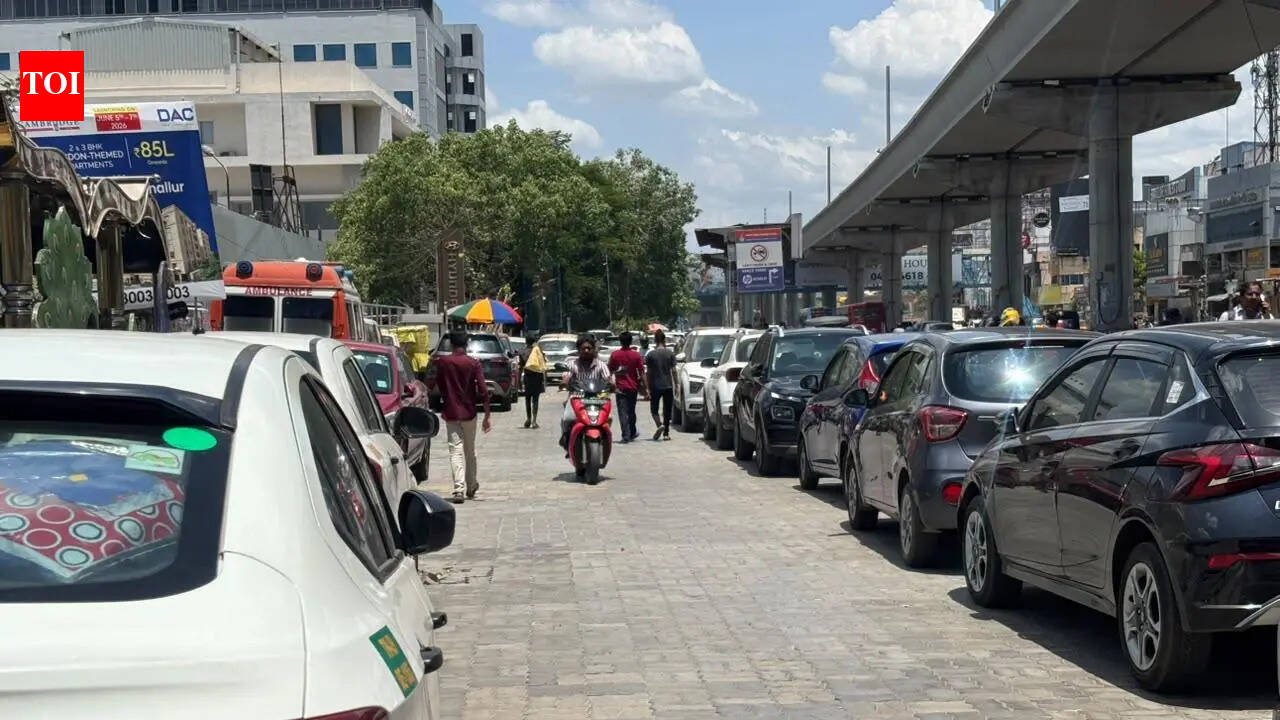 Traffic bottlenecks choke OMR due to wrong-side driving, illegal parking