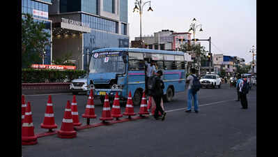 Jaipur’s ageing mini buses leave commuters caught between cost and safety