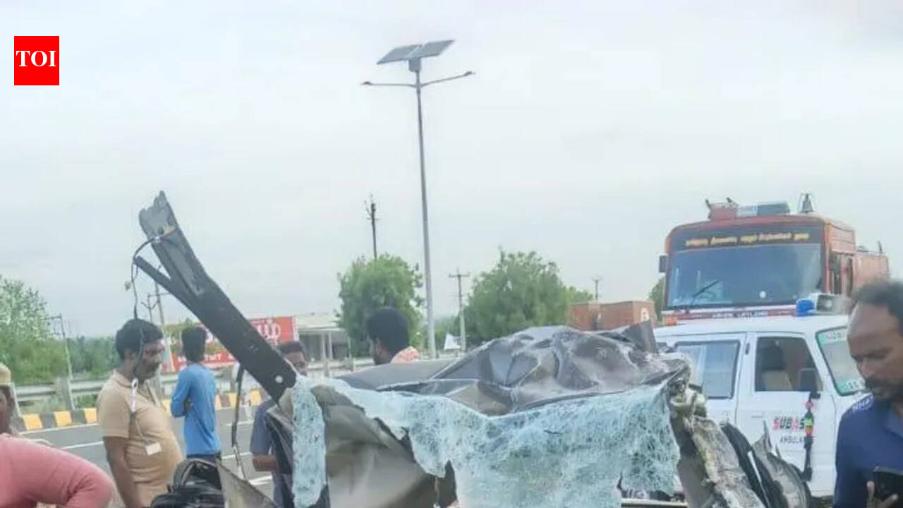 Three including pregnant woman killed, two injured in road accident in Karur