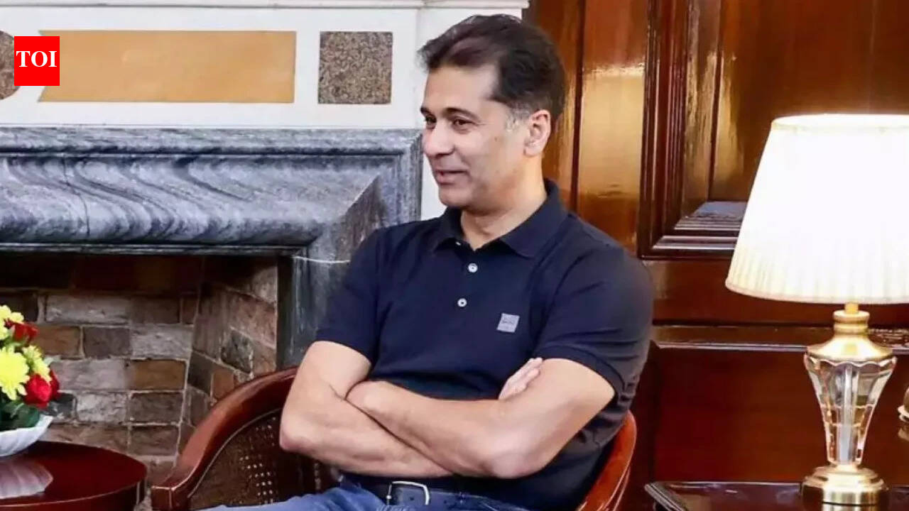 Rajiv Bajaj to exit Bajaj Finserv board