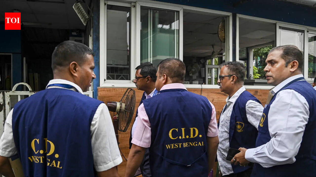 Signgate probe: CID searches TMC office at Mamata’s Kalighat home, ‘nil’ seizure