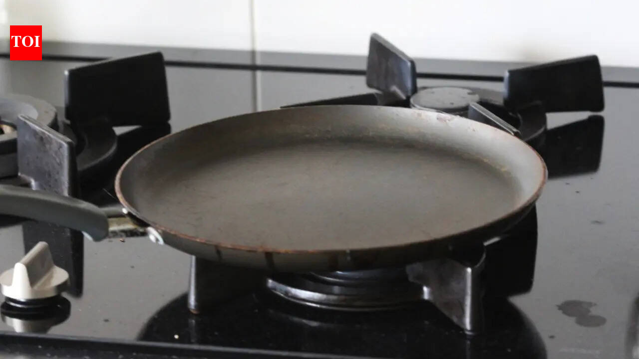 Don't have a non-stick pan? 5 easy steps to make your iron tawa non-stick at home