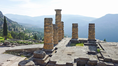 In the year 1892, some archaeologists, workers and labourers were assembled near the foot of Mount Parnassus