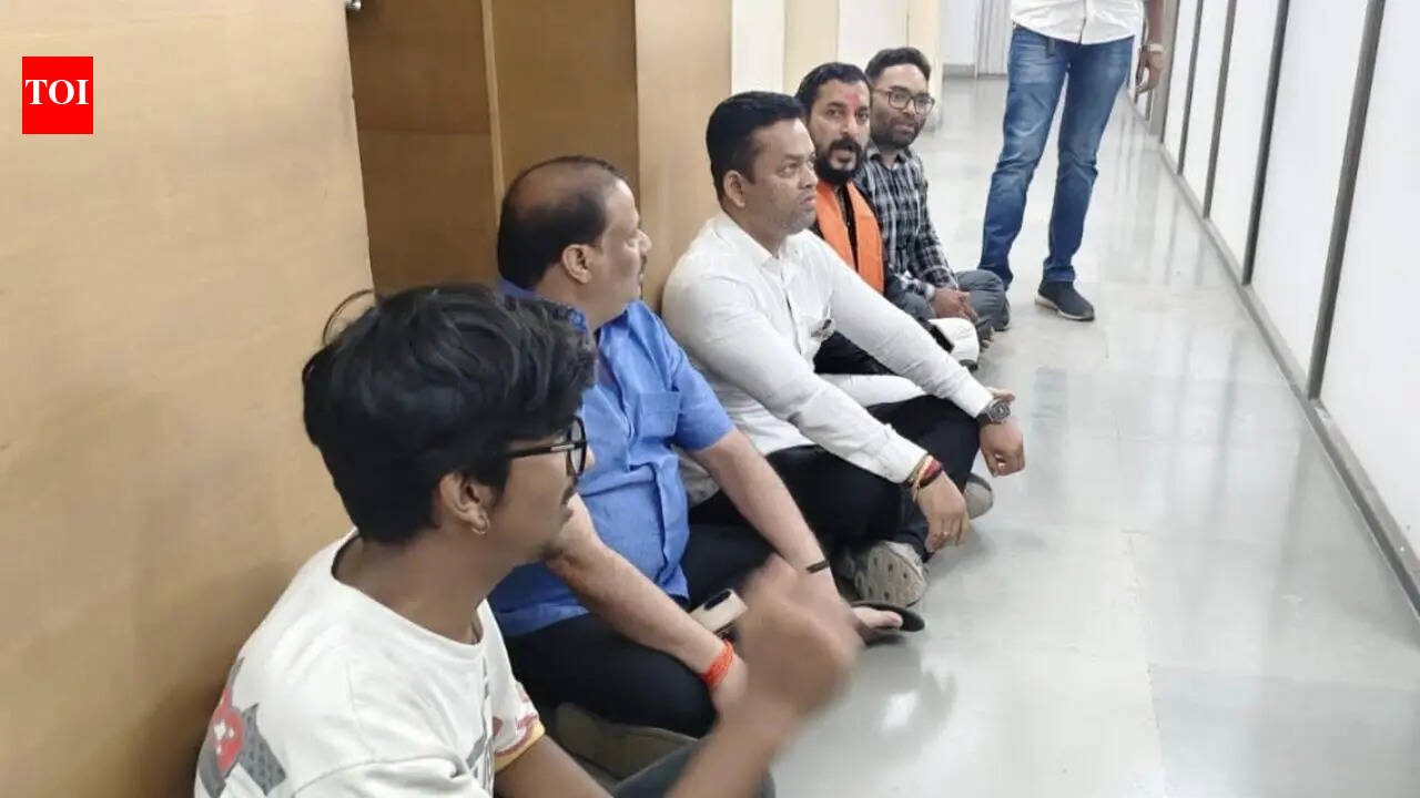 MSEDCL to disconnect power to illegal jeans-wash units in Maharashtra's Kalyan within 7 days after activist protest
