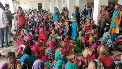 Jajpur women gherao collector’s office seeking liquor shop closure