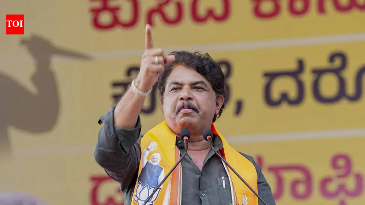 Congress to receive Rs 10k-crore kickback from garbage tender, says Ashoka